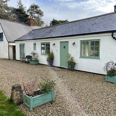Cottages At Woodlands, Grooms Cottage ウェアラム エクステリア 写真